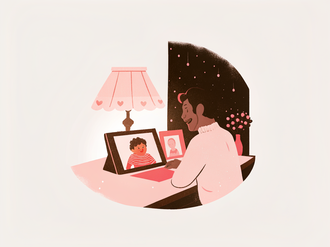 Padre o madre preparando un libro sorpresa en el ordenador